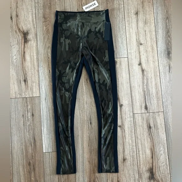 NEW MONSE Equinox Camo Leggings Size Small - Picture 2 of 5